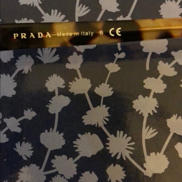 Like new PRADA sunglasses light tortoise color - Picture 4 of 5